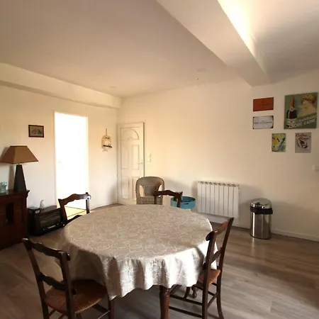 Joli Avec Balcon Au Coeur De *